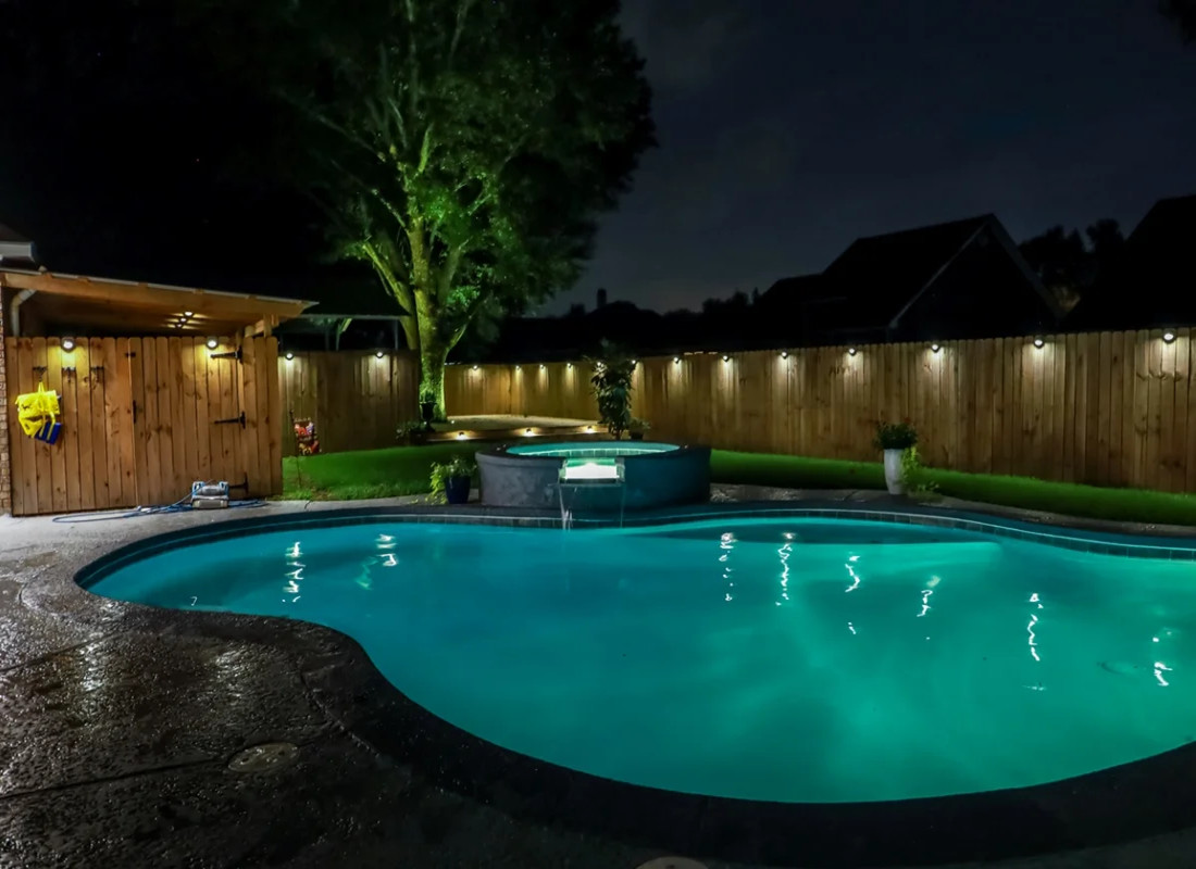 info-1-1 What is the best lighting for a swimming pool